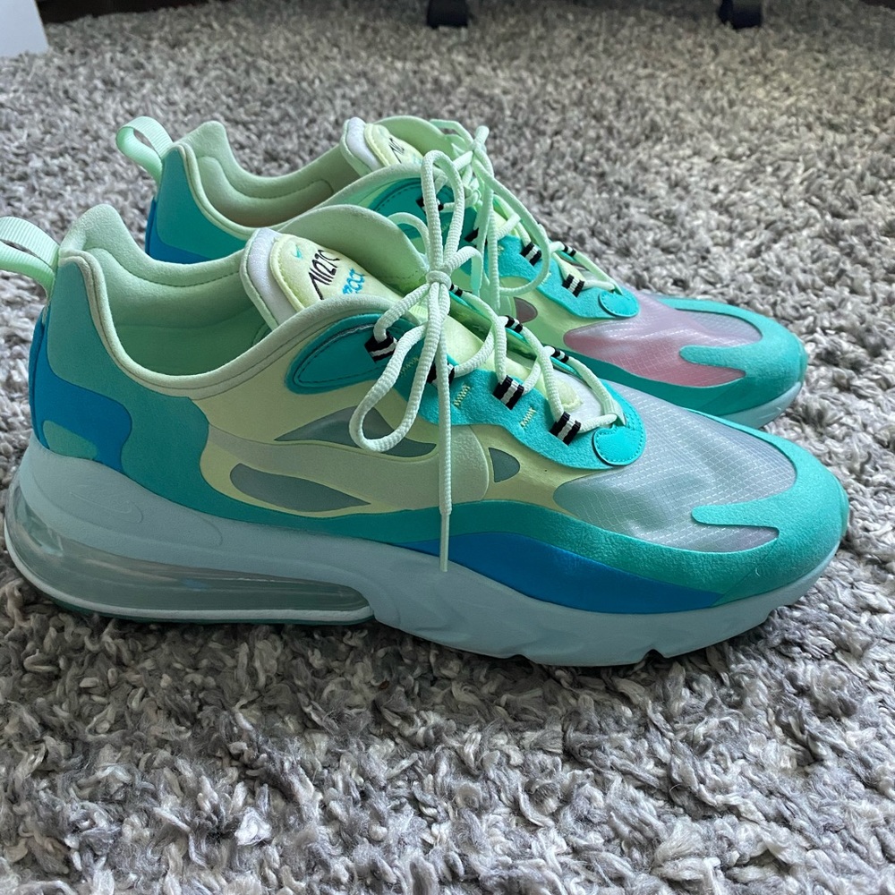 Nike Air Max 270 Reacts